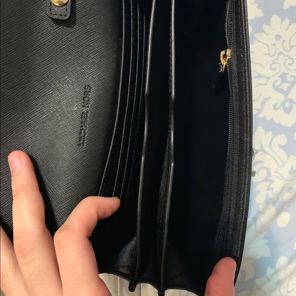 SOLD - MK Jet Set chain crossbody - Picture 2 of 4